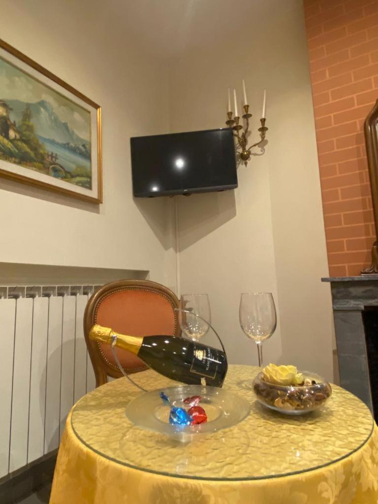 Appartamento "San Petronio"" Residenze Del Podesta - Centro Bologna & Stazione Buitenkant foto
